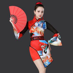 2025中国风打大鼓开 场舞蹈服女团新款国潮旗袍扇子舞爵士舞演出