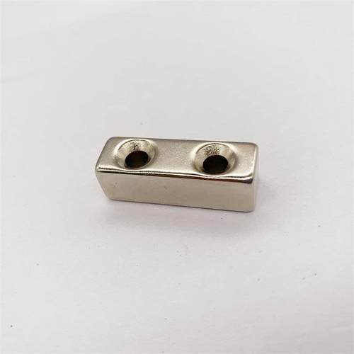 强磁铁长方形双孔30*10*10磁钢钕铁硼吸铁石永磁带孔30*10*10孔4m