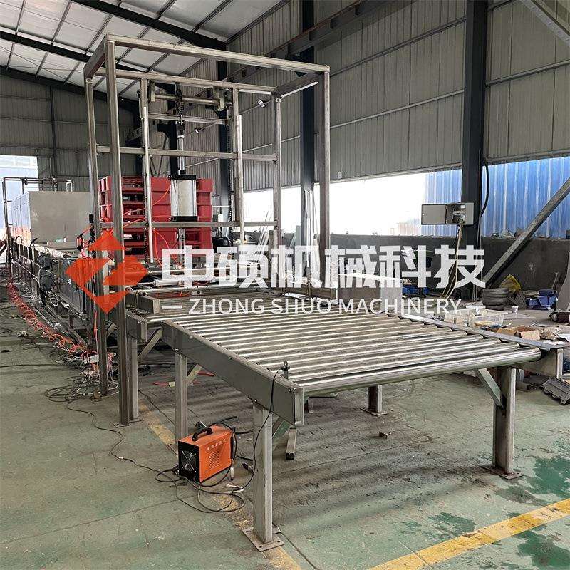供应PET吸塑托盘清洗设备连续式Tray盘清洗机周转托盘清洗机