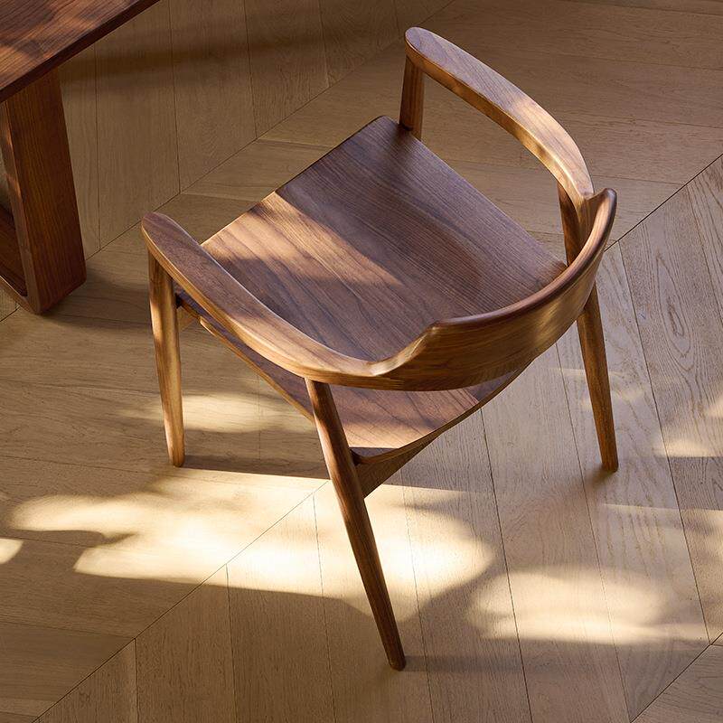 全实木广岛扶手餐椅北美黑胡桃木简约日式原木靠背家用榫卯书房椅