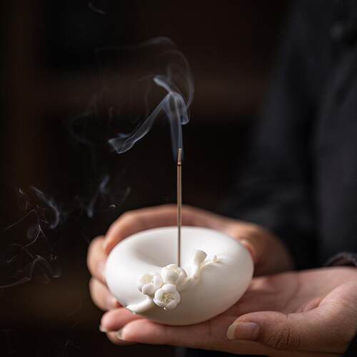 白瓷手工捏花梅花线香插家用室内茶桌创意香座香托立式香台小新款