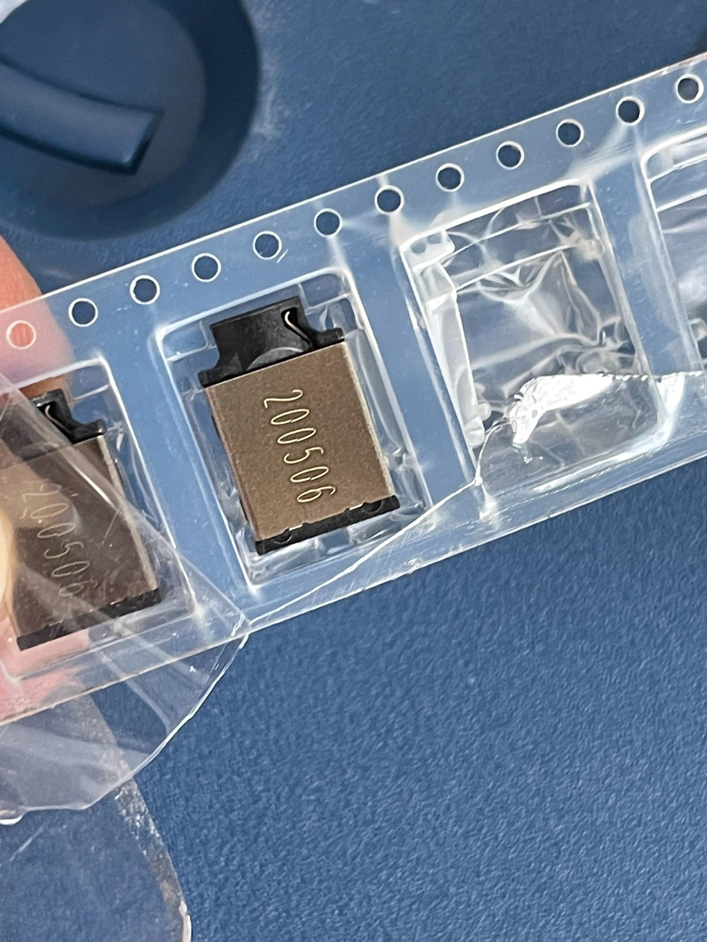 连接器 如图5盘 3盘满盘 两盘掉了几个