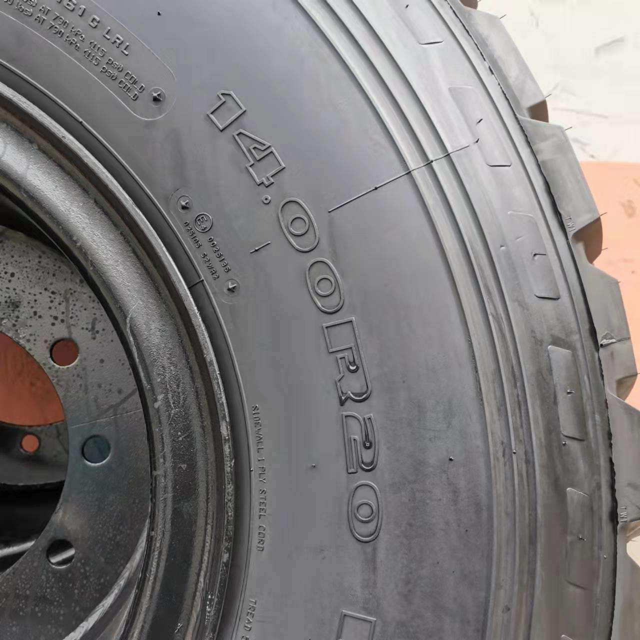 现货越野轮胎14.00R20 395/85R20 255/100R16