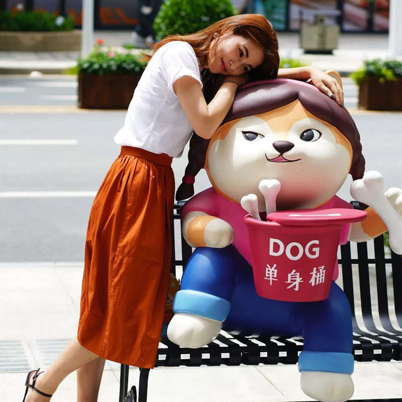 玻璃钢卡通雕塑定制狗法斗网红打卡商场店铺门口户外迎宾大型摆件