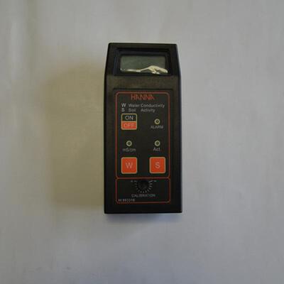 HANNA HI993310 微电脑电导率EC-盐活度测定仪