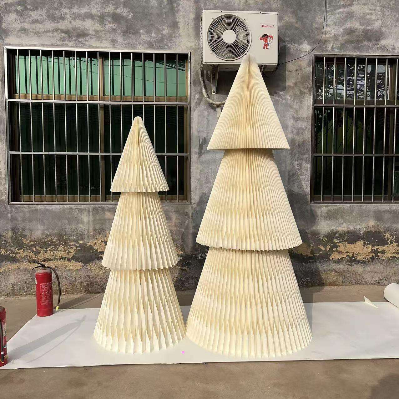 厂家直销现货三层圣诞蜂窝厚纸圣诞树欧美节日商城派对布置挂饰