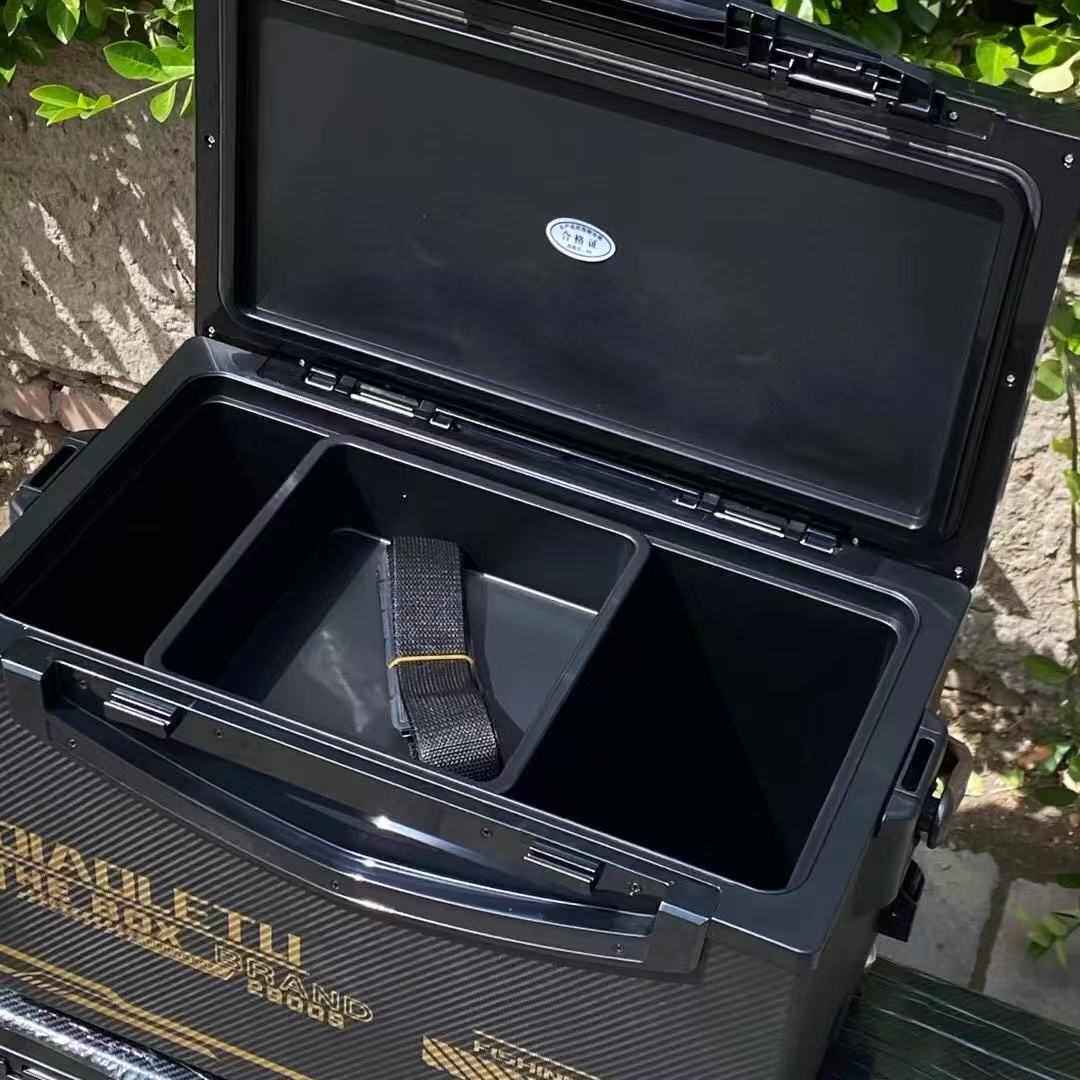 批发新款29升防刮钓箱体机甲钓鱼箱四脚升降平板钓箱轻量便收纳
