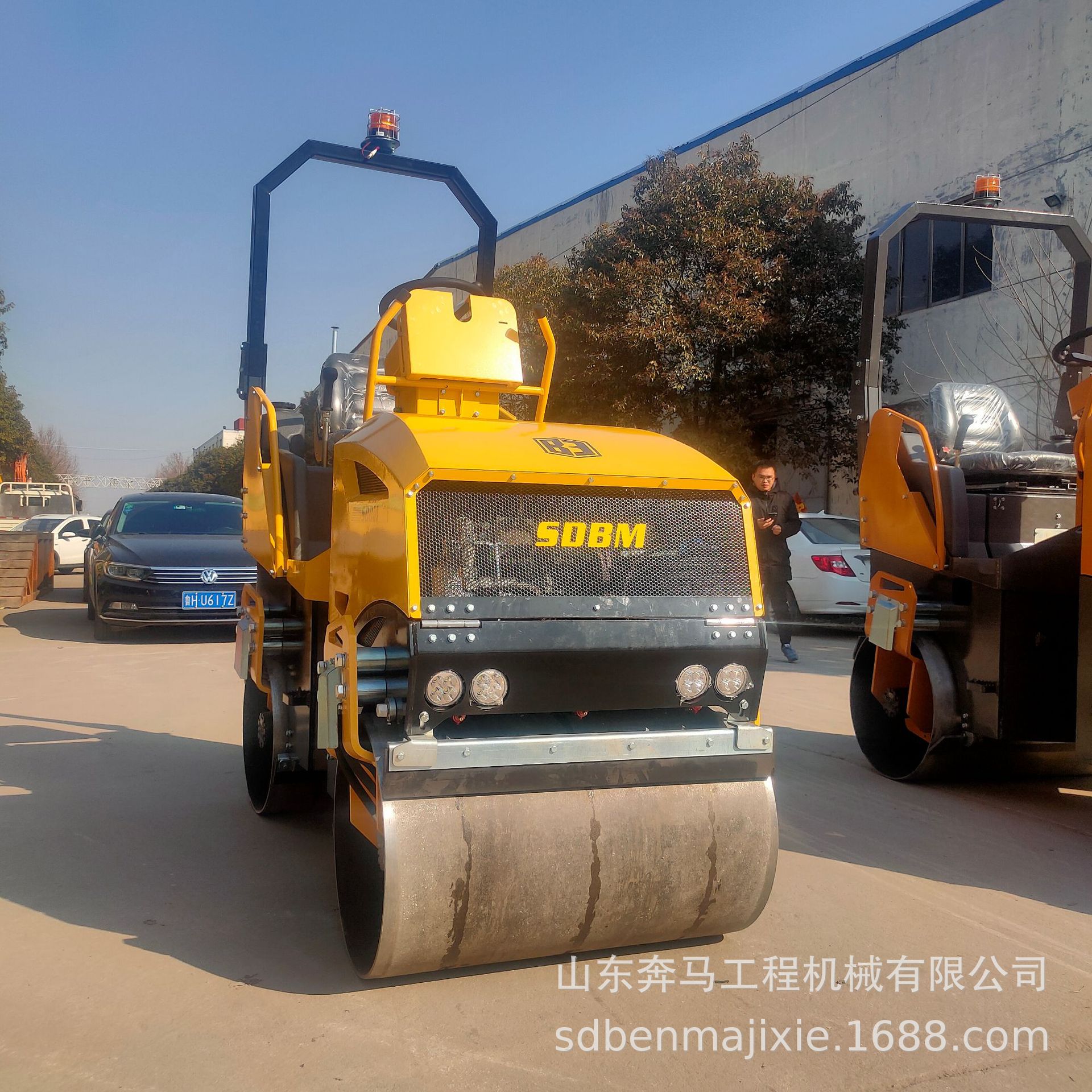 震动座驾式小型压路机 双钢轮振动碾 建工机械2吨振动压路机