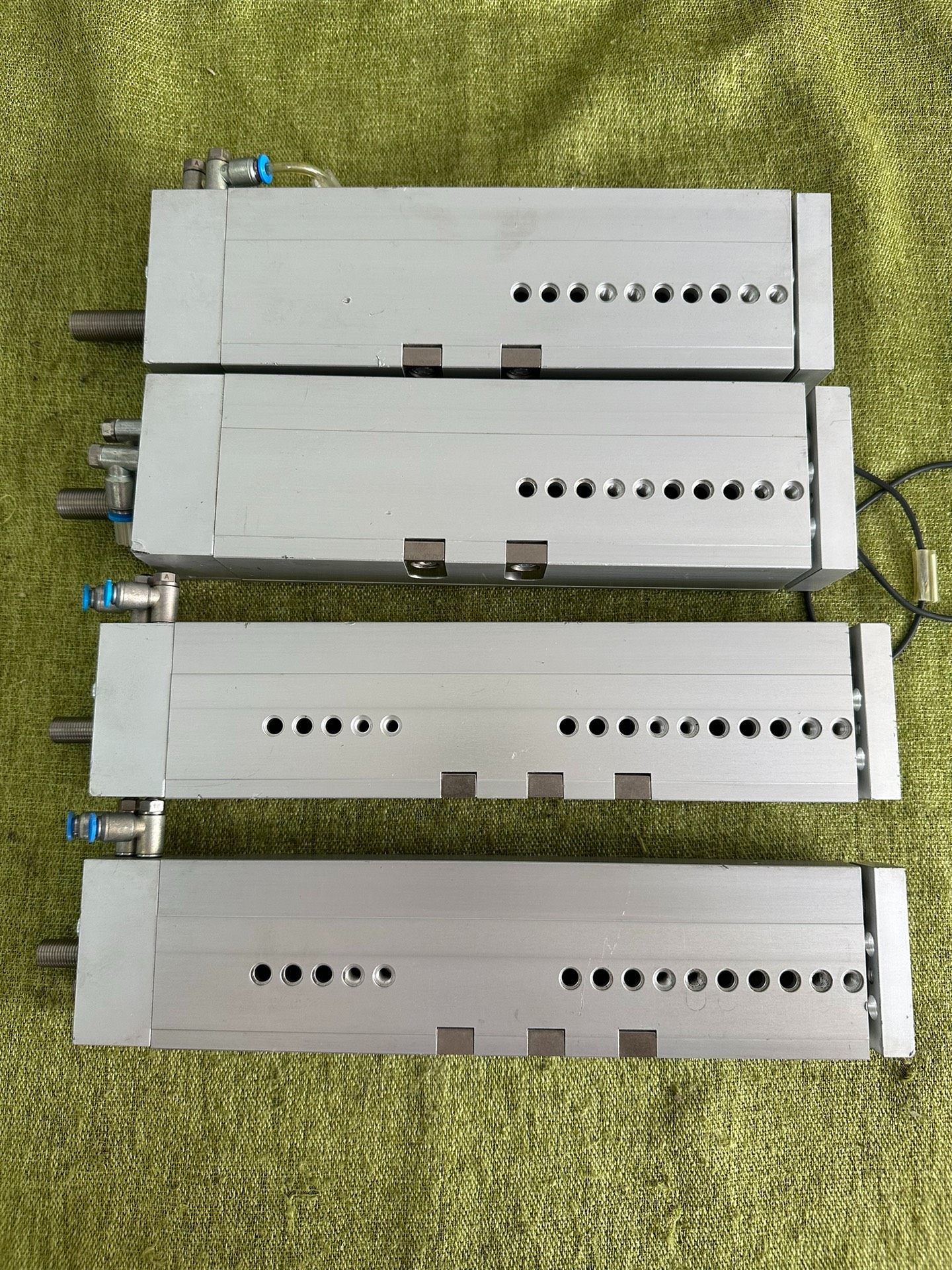 费斯托气缸：DGSL-16-100-P1A，现货，550元/