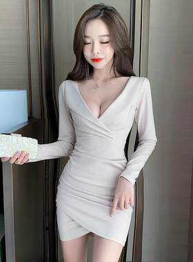 性感低胸夜场上班衣服秋冬女装深领长袖不规则包臀连衣裙工作服