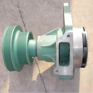 适用重汽豪瀚D7B发动机水泵总成 VG1062060350 金王子发动机水泵