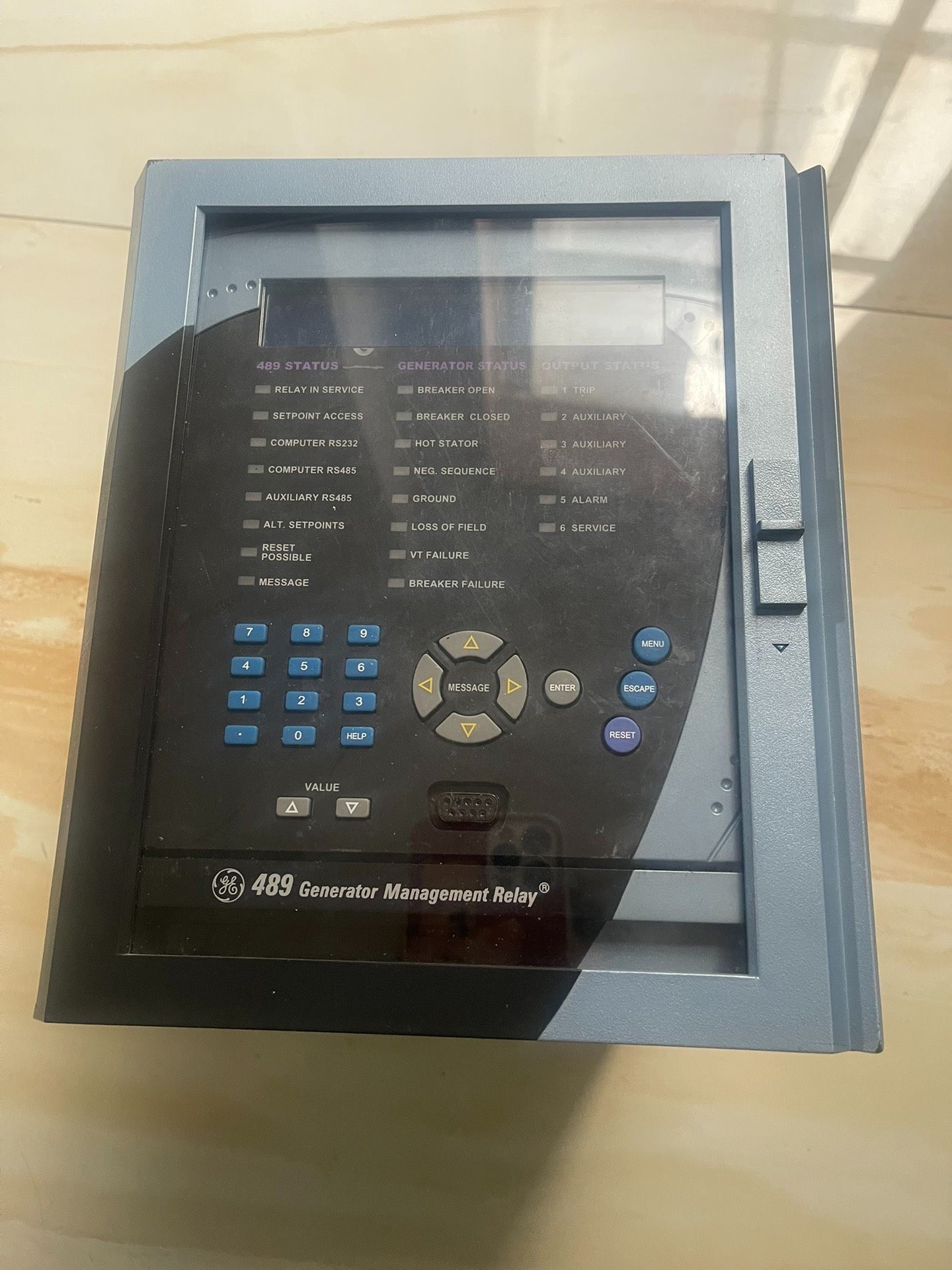 489-P5-HI-A20 GE继电保护器拆机