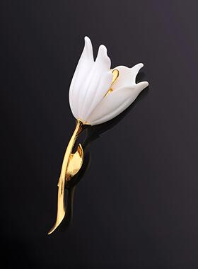 白玉兰花胸针高档女精致优雅胸花别针设计感小众别针大衣西装配饰