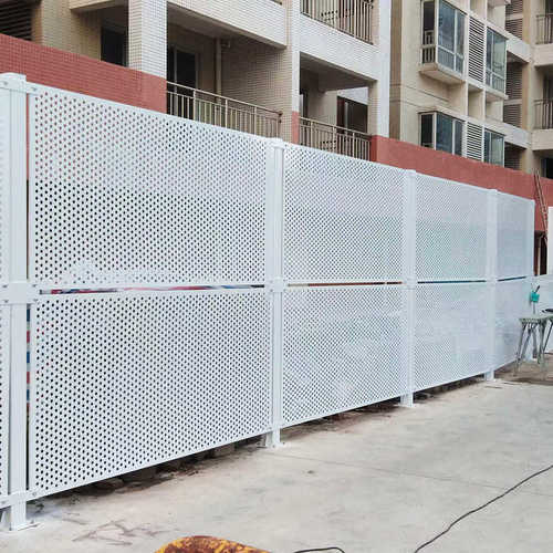 镀锌板冲孔围挡烤漆沿海防风市政道路安全隔离工地铁皮镂空防护板
