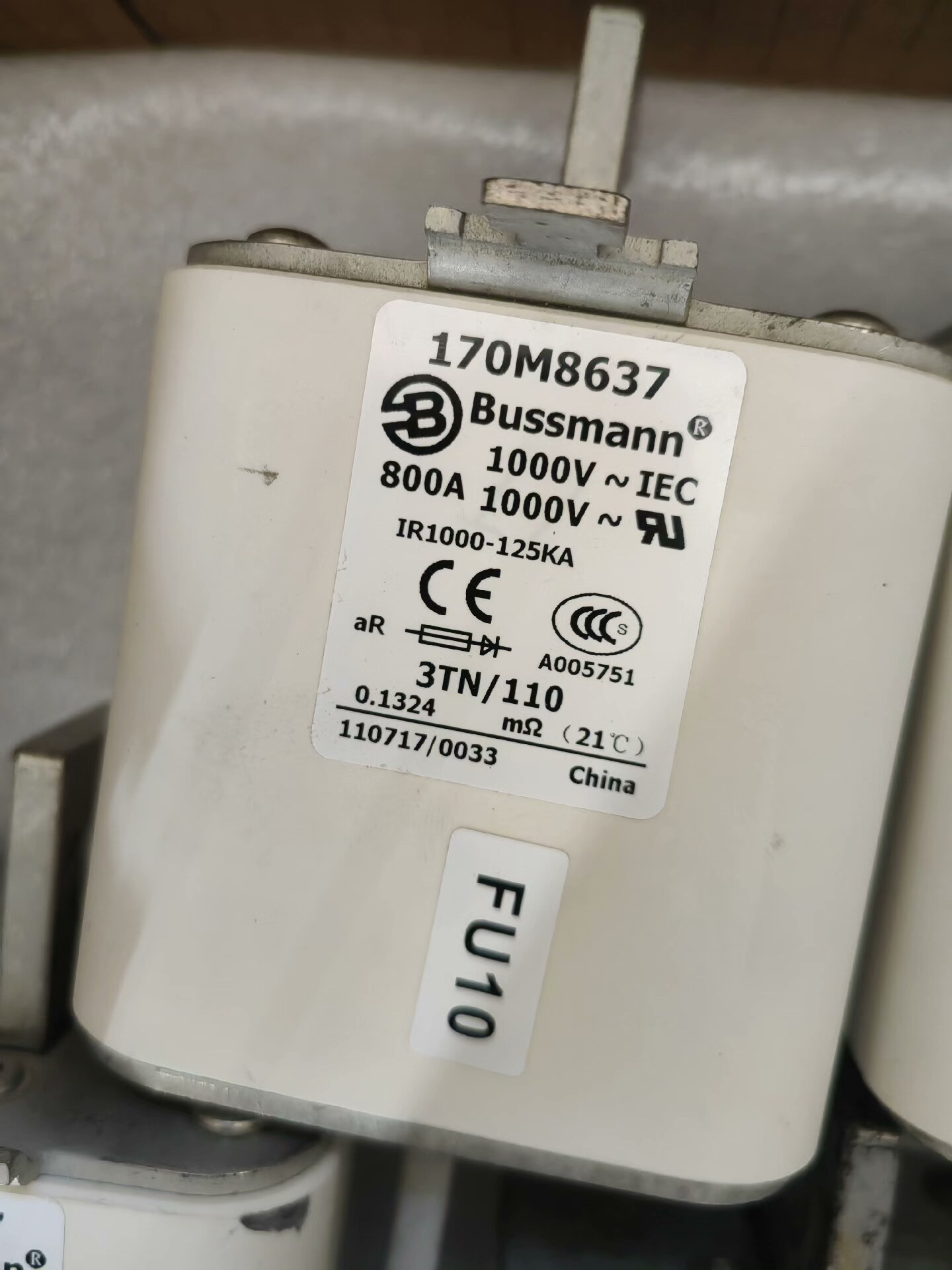 170M8637 巴斯曼800A保险，全新柜子拆下来的，18