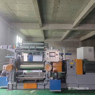 18寸XK450两辊橡胶出片开炼机带胶调距