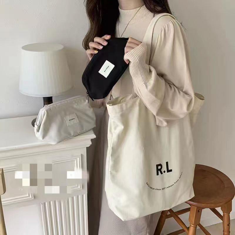 新款简约ins风大容量RiLi笔袋便捷式女生化妆包初中生小学生笔盒