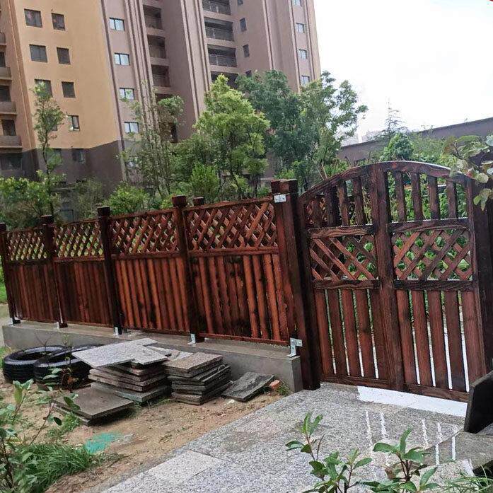 户外防腐木栅栏庭院围墙护栏阳台隔断篱笆围栏别墅花园木栏杆网格
