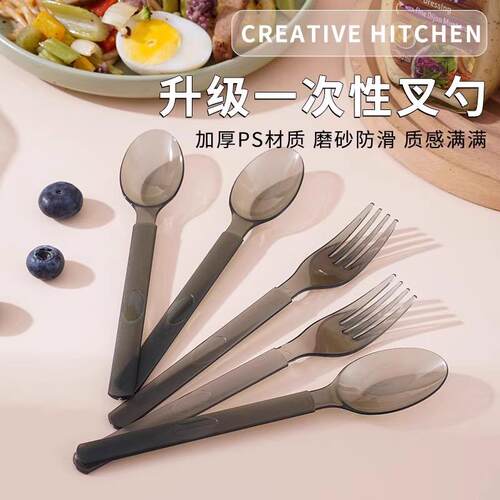 Disposable cutlery set for Western dining, including steak,