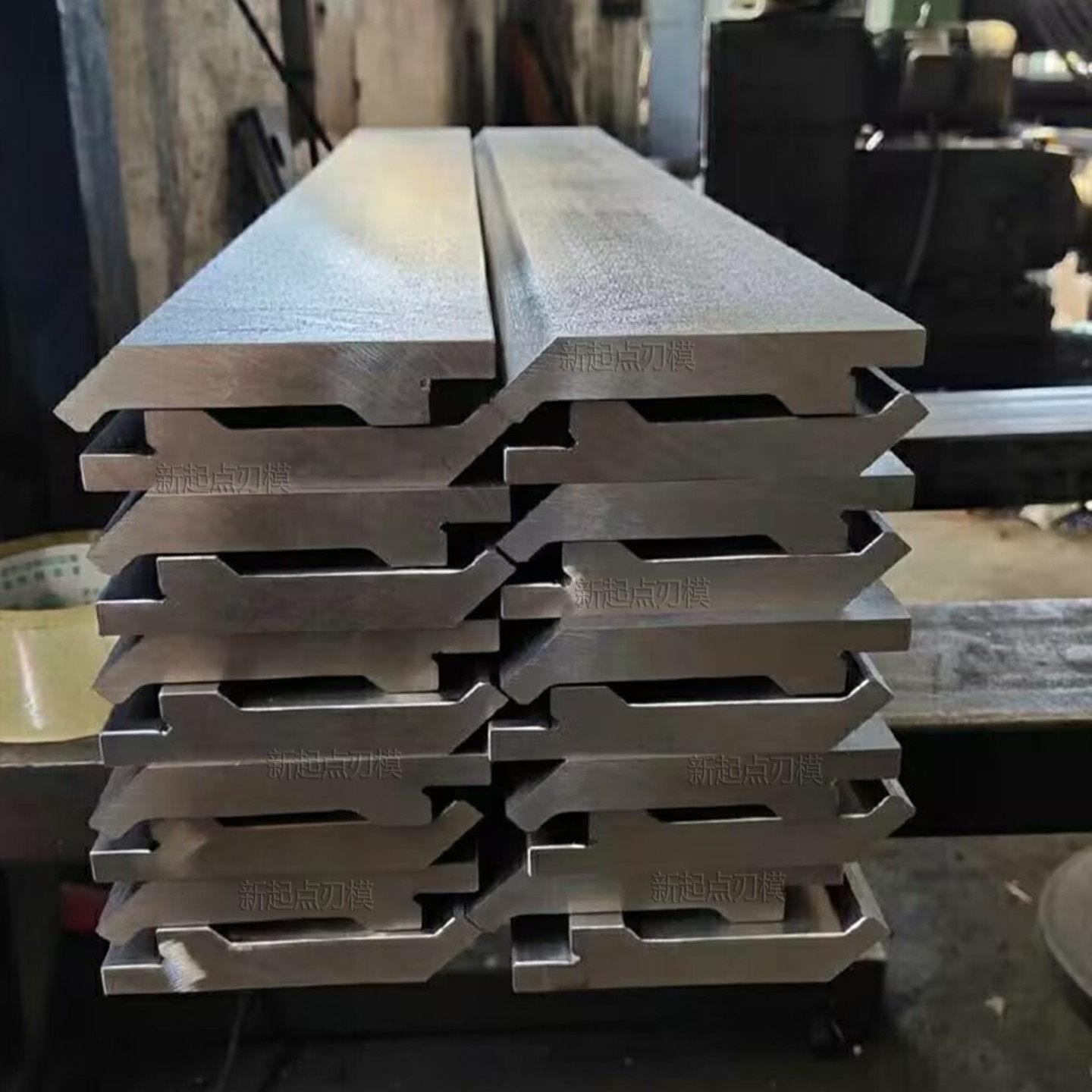 数控折弯机标准模具 上下刀具直刀尖刀弯刀 圆弧大弯模整体淬火图片
