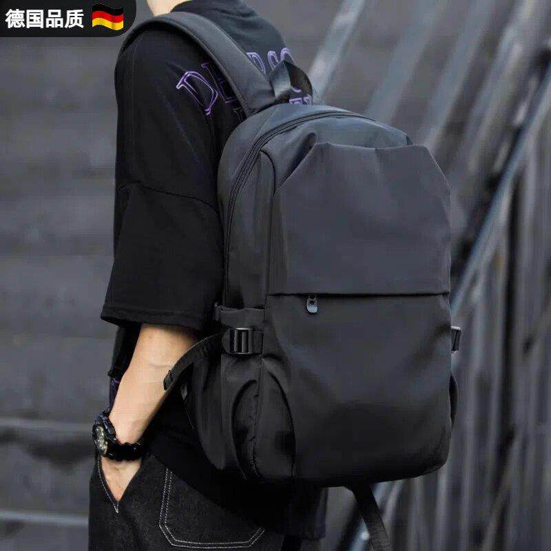 德国旅行包男休闲 超大容量双肩包轻便登山书包防水性笔记本电脑
