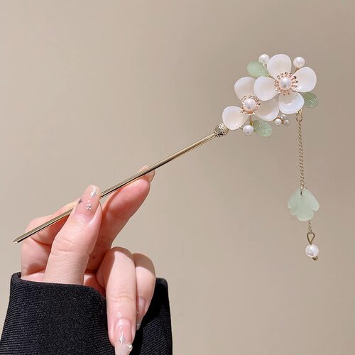 日常发簪步摇发簪中式蓝色发簪独特发簪新娘发饰结婚蝶高端发髻