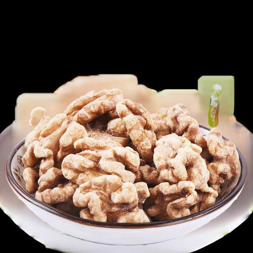 椒盐烘焙核桃仁咸香酥脆，营养好吃，甜而不腻，颗颗饱满