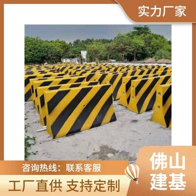 厂家直供市政建材防撞隔离墩钢筋混凝土挡车墩水泥挡车石