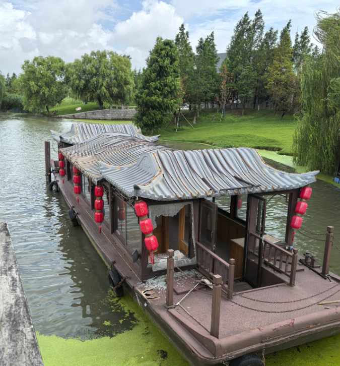 二手船舶设备无动力玻璃钢旅游船壳一条
