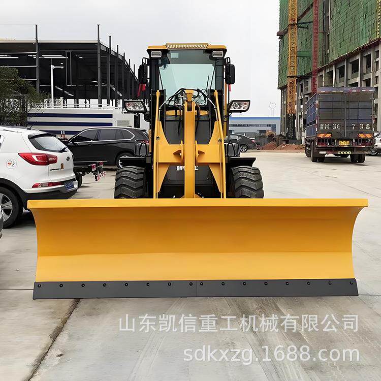 道路清扫装载机带推雪铲 自带动力扫雪滚 公路养护环卫清洁除雪车