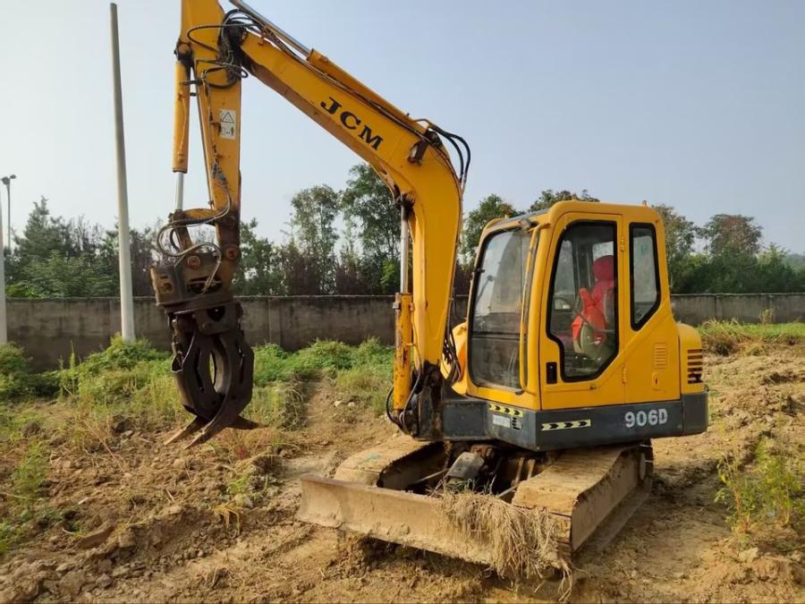 11月23日北京山重60挖掘机（带夹子）网络拍卖公告