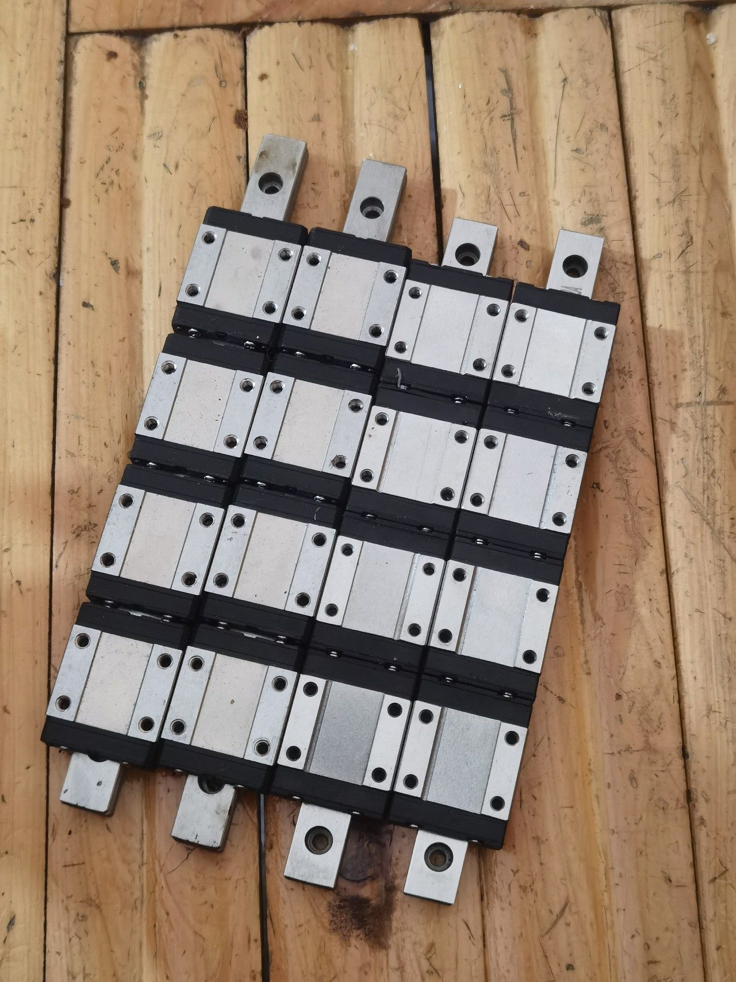 MR12MN直线导轨，详见图