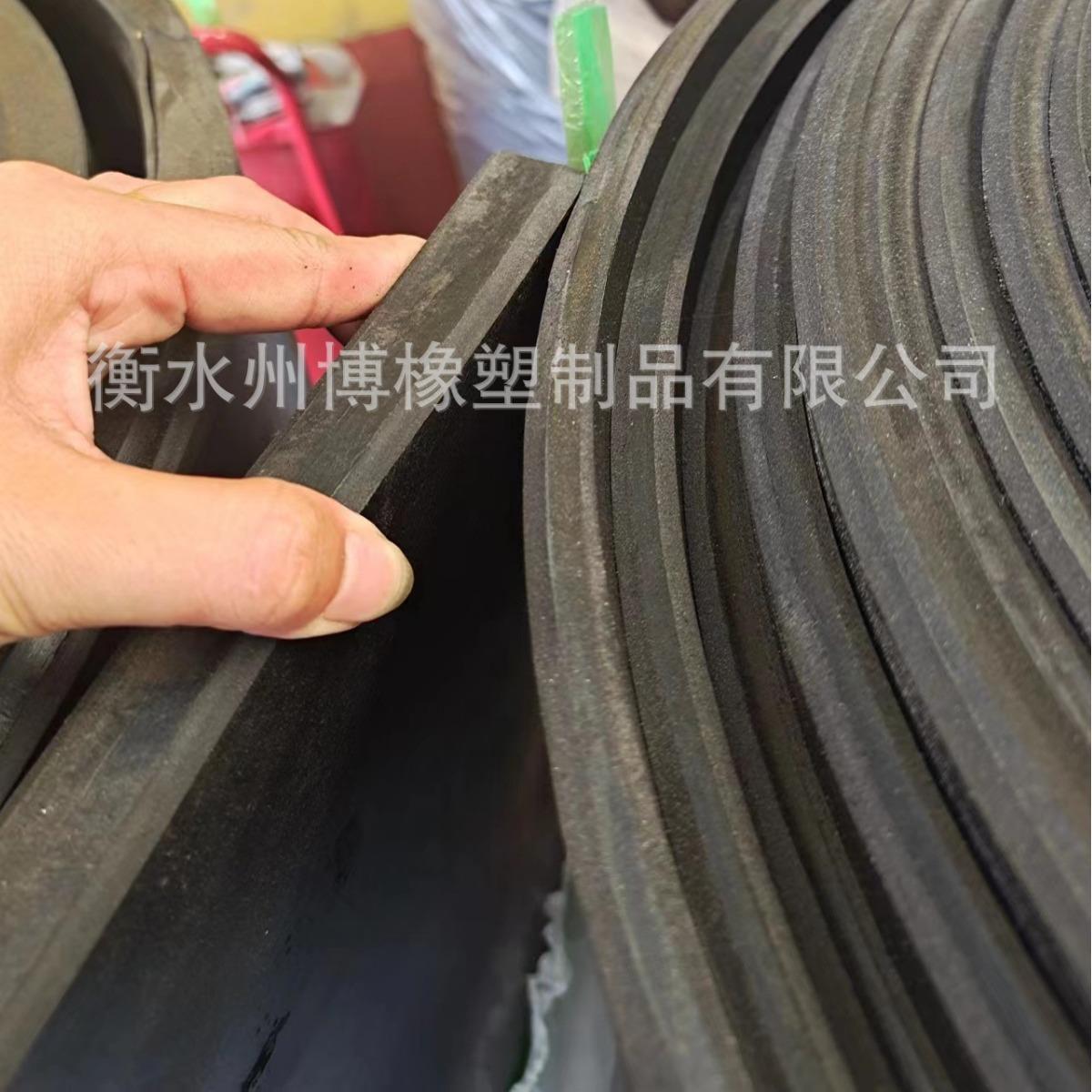 橡胶板 现货工厂铺地胶板工业橡胶垫30mm黑色耐油胶板 绝缘橡胶板