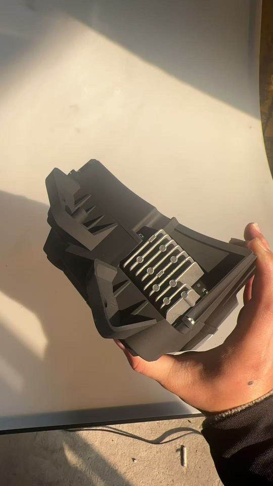 12月30日苏州全新汽车配件抬显一批（共3200个）网络拍卖公告