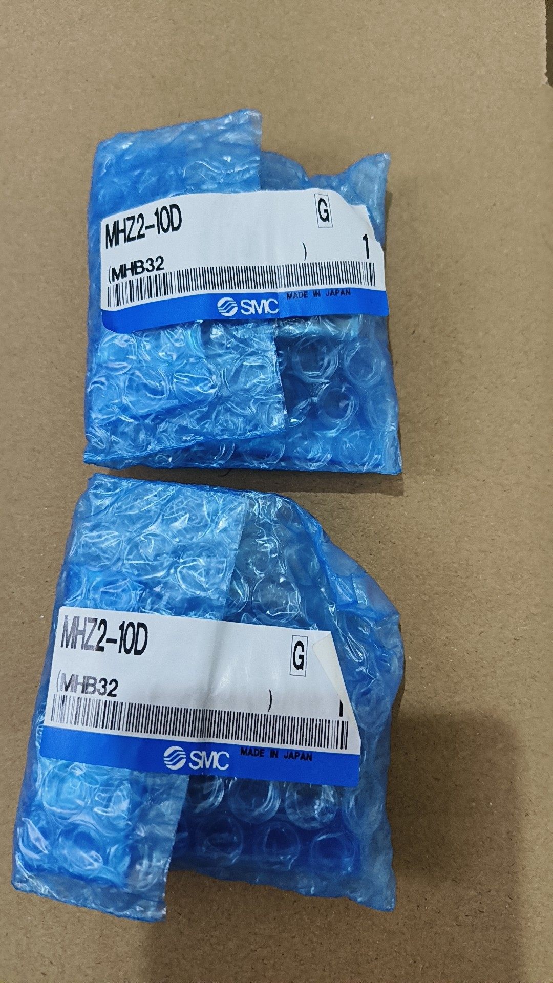 全新SMC手指气缸，MHZ2-10D，库存余货2只，单价20