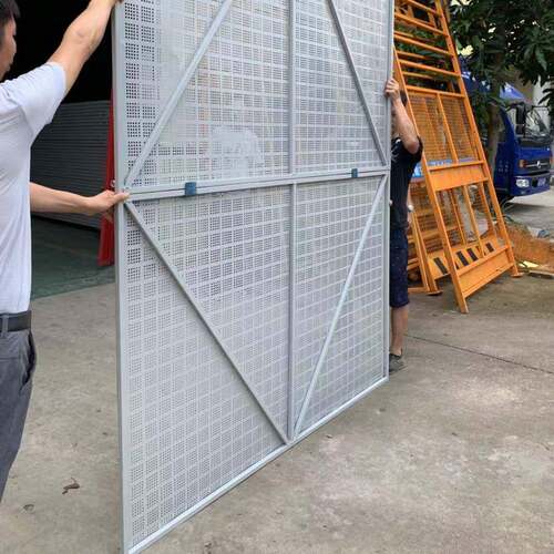 爬架网现货高层施工防坠落灰色片外墙防护钢板网建筑冲孔式防护网