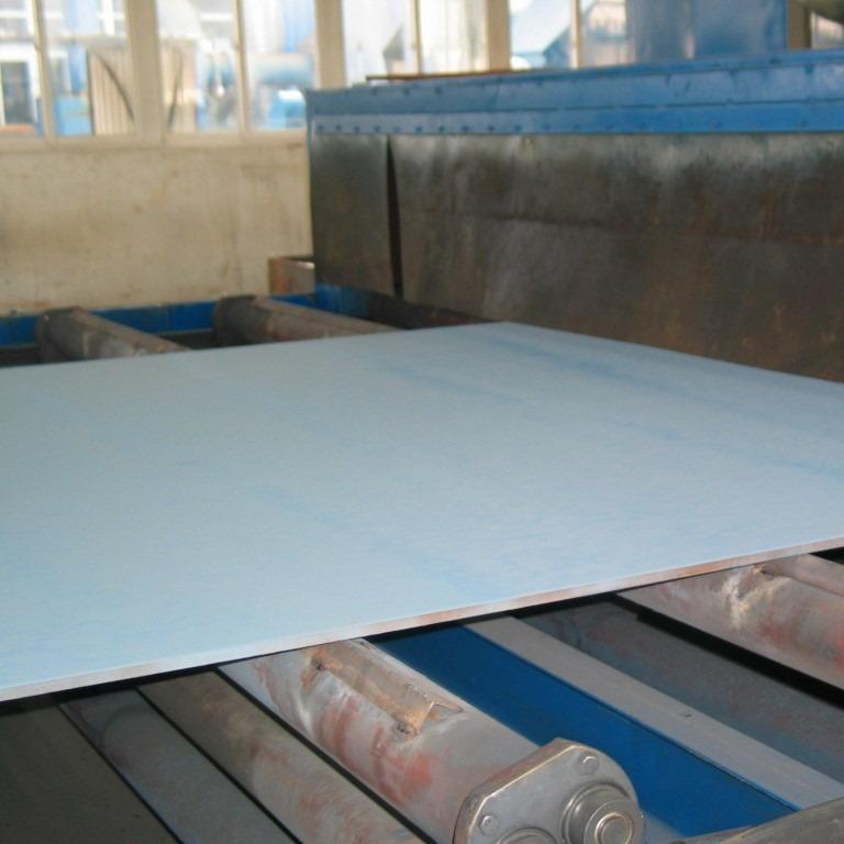 大型钢板除锈防腐辊道式抛丸机