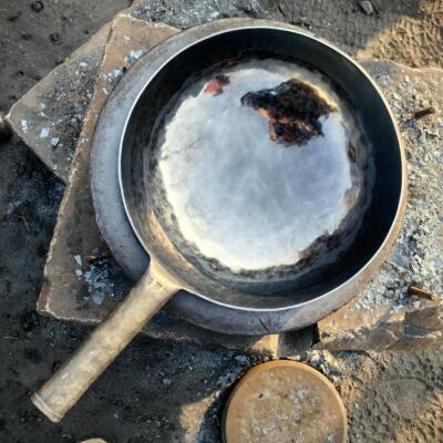 章丘纯热锻手工锻打老工艺铁锅无涂层不沾锅家用炒锅纯热锻黑锅