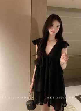 YOLI 张宥利 心动告白 黑色气质V领吊带连衣裙女气质简约短裙