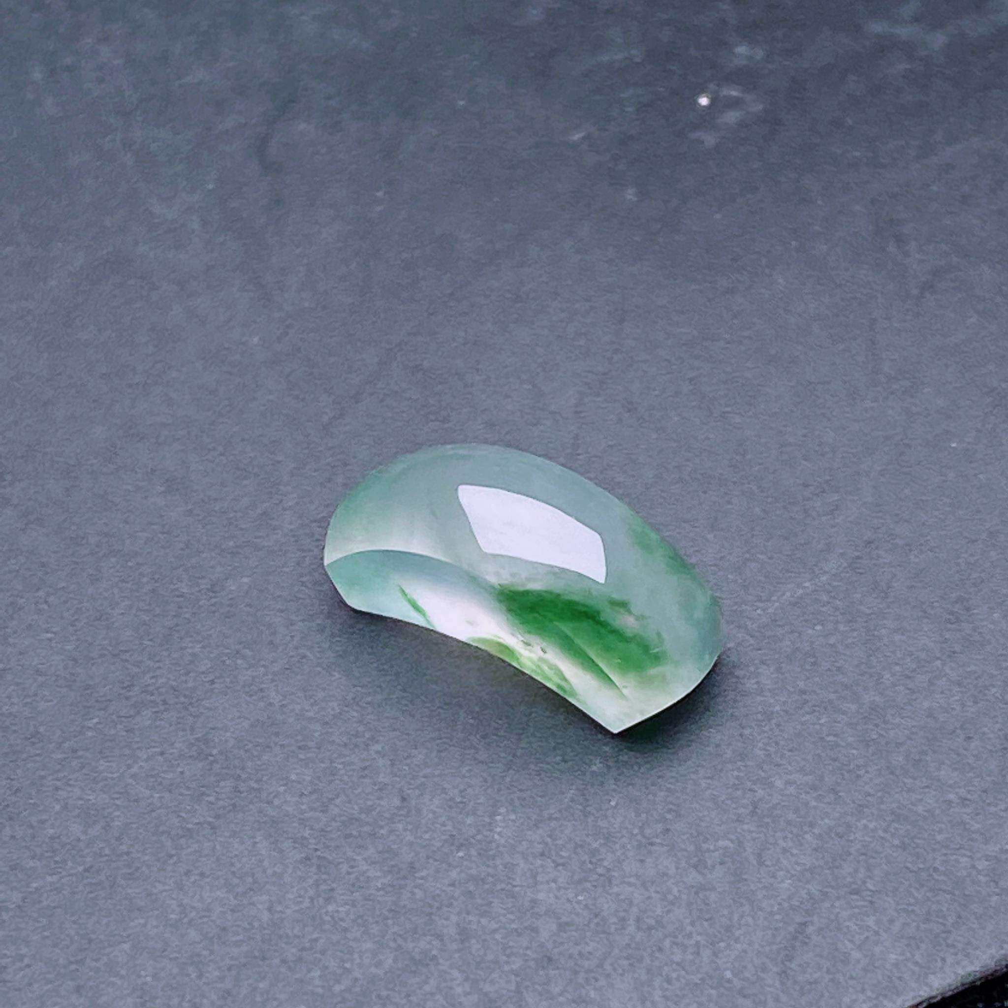 缅甸天然翡翠a货高冰飘花马鞍戒面裸石fxj尺寸:14.2-5.4-5.4mm