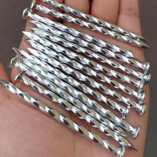 大斜纹水泥钉供应高强度高硬度镀锌钢加硬水泥钉挂画