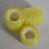 厂家直销12mm宽用于捆绑封口粘贴办公等强力特粘透明文具胶带