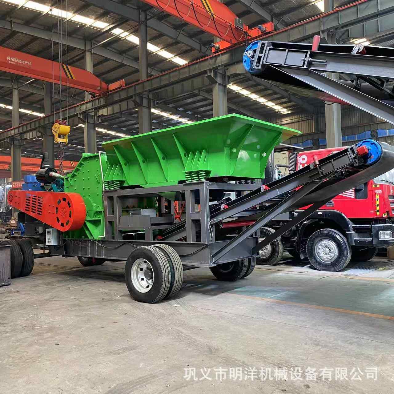 移动箱式破碎机大型移动碎石机水泥块煤矸石破碎机设备