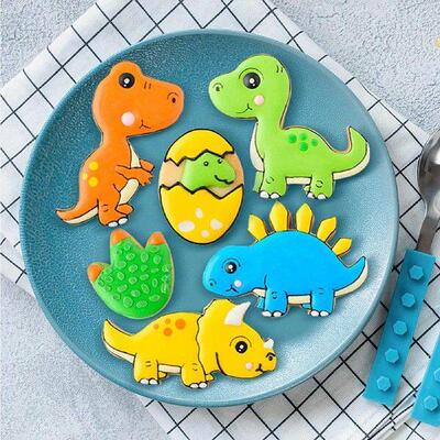 Sandwich Cutter and Sealer Set Dinosaur Design Pancake