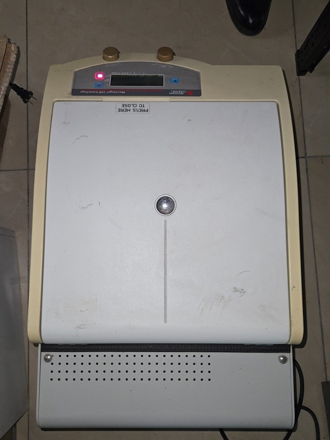 贝克曼22R高速冷冻离心机 盖子需要压一下才能关上