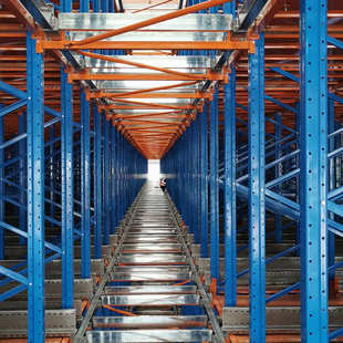 定制厂房大型智能有轨制导RGV高位立体货架自动化仓库重型储物架