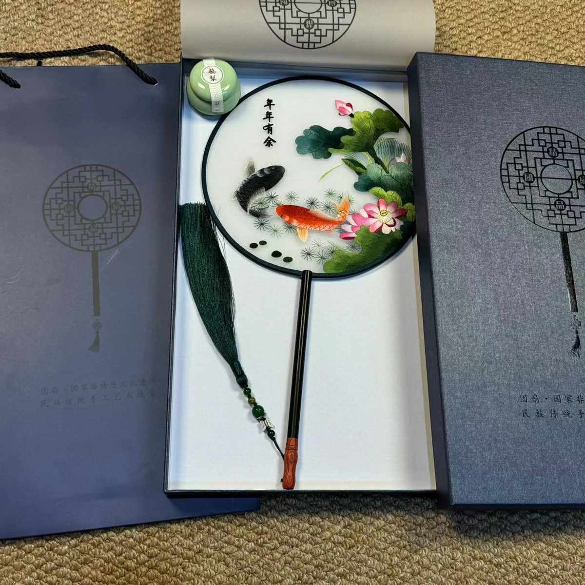 苏绣纯手工双面绣花复古团扇古风香膏款国风长柄扇子工艺扇套装