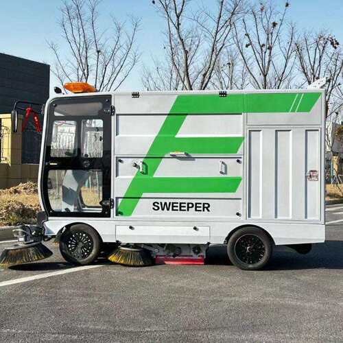 电动四轮清扫车市政环卫物业厂区电动四轮240L挂桶五刷清扫车