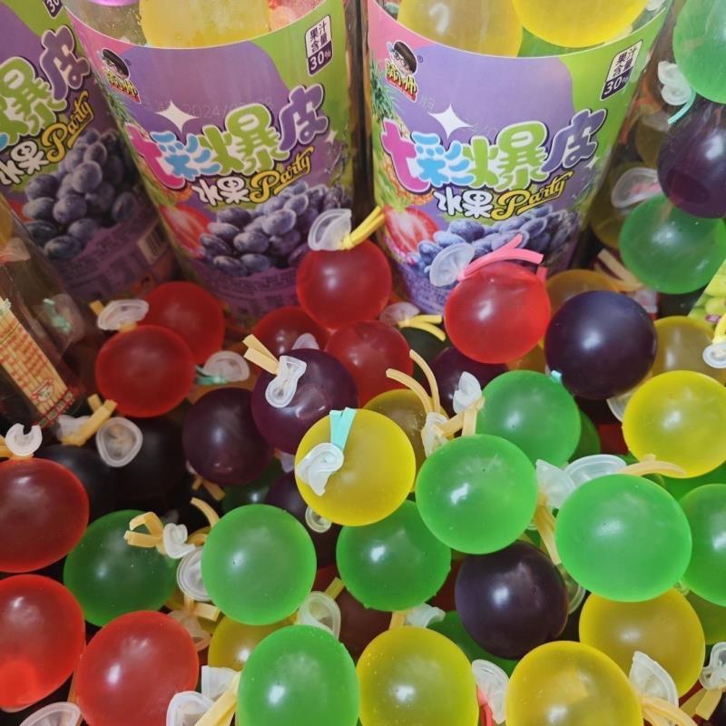 网红爆款多口味巨峰七彩爆皮水果果冻果味气球桶装商用好吃好玩琦