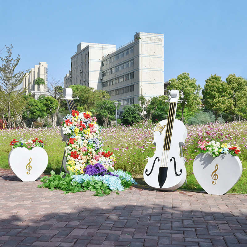 户外铁艺大提琴摆件婚庆道具LOVE花箱雕塑园林景观售楼部草坪装饰